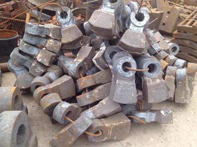 供應(yīng)破碎機(jī)合金錘頭價格D-河南嵩源實業(yè)